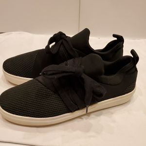 Mossimo Black Gym Shoes
